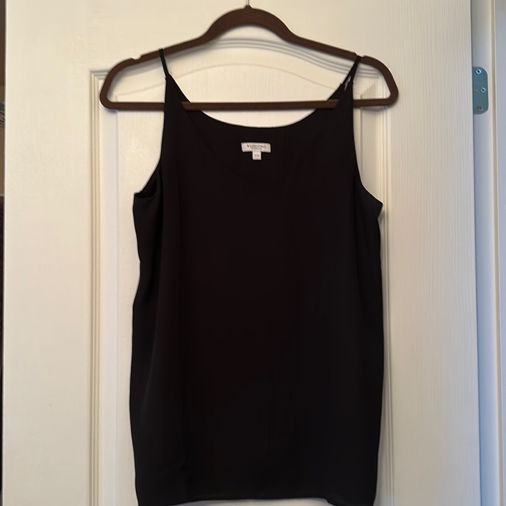 Black flowy camisole / tank top (size M)